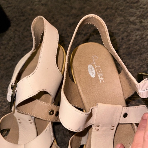 Sandals - Picture 2 of 7